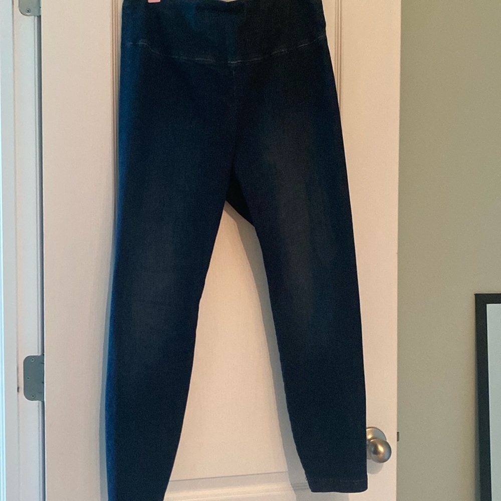 Size 14 petite Runway Leggings by WHBM. Dark wash skinny jeans!